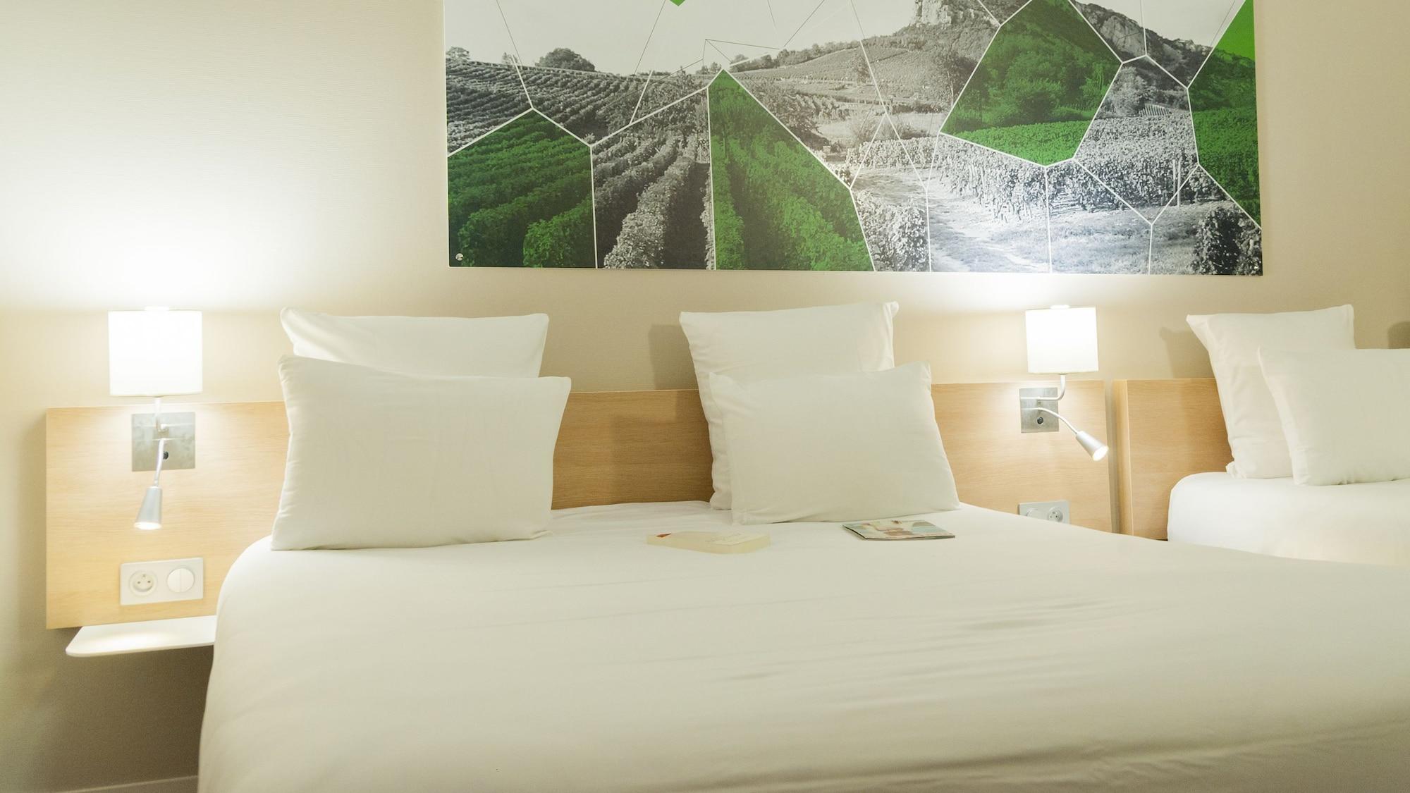 Brit Hotel Macon Centre Gare Экстерьер фото