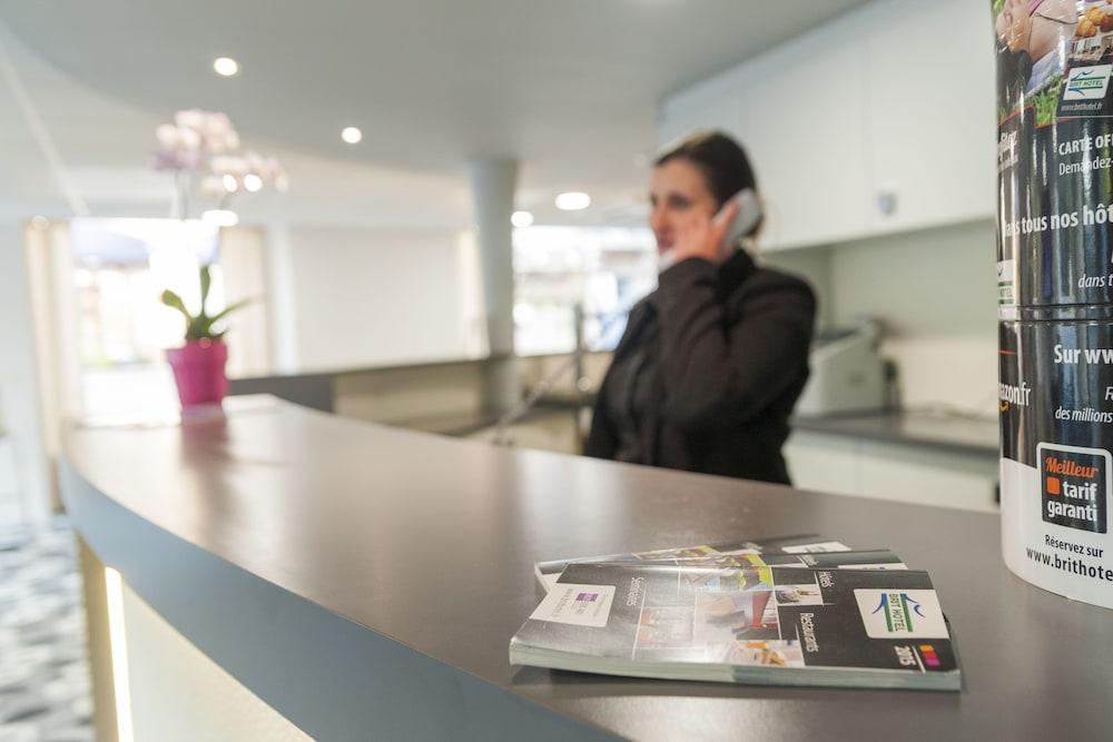 Brit Hotel Macon Centre Gare Экстерьер фото