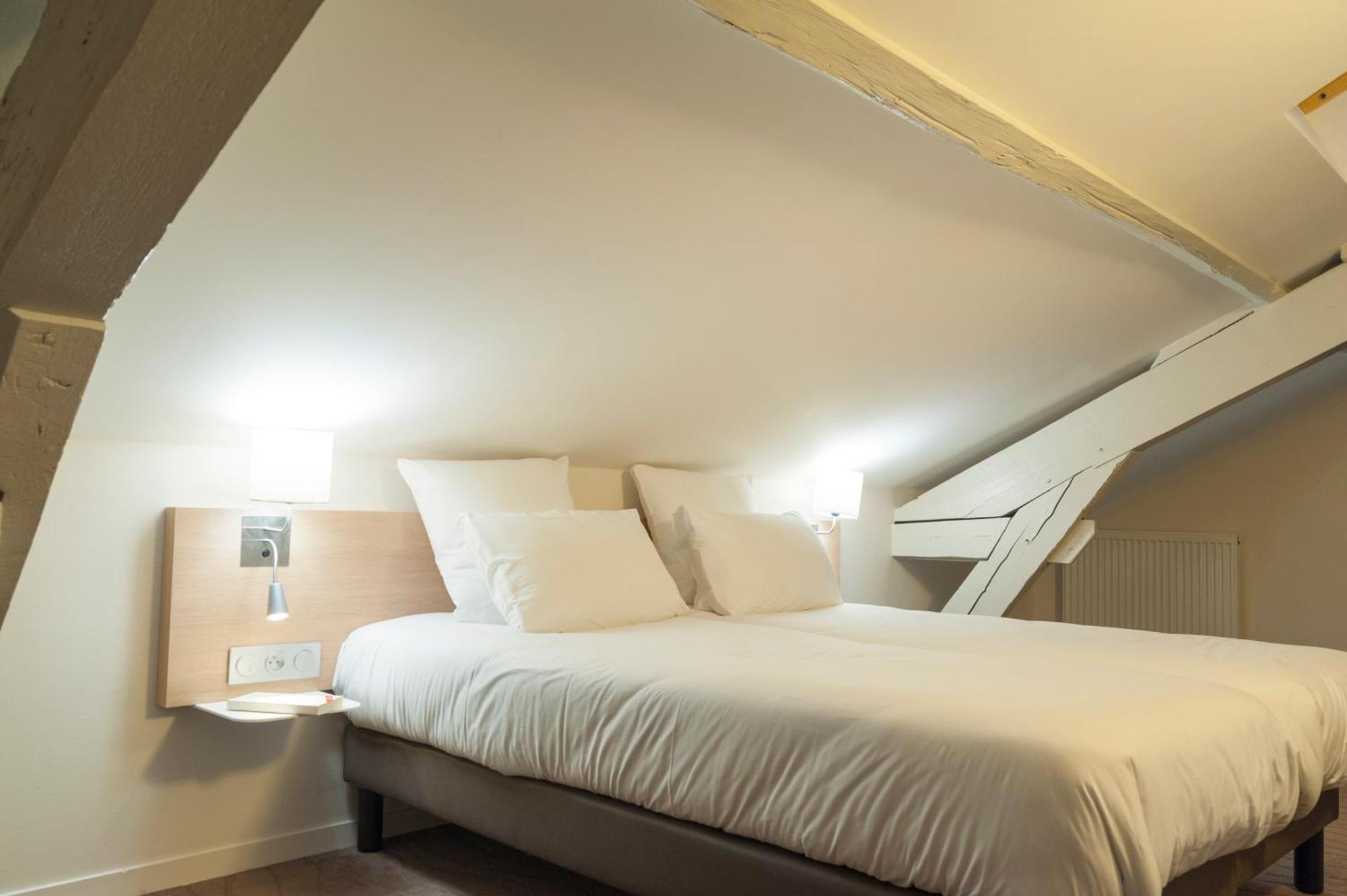 Brit Hotel Macon Centre Gare Экстерьер фото