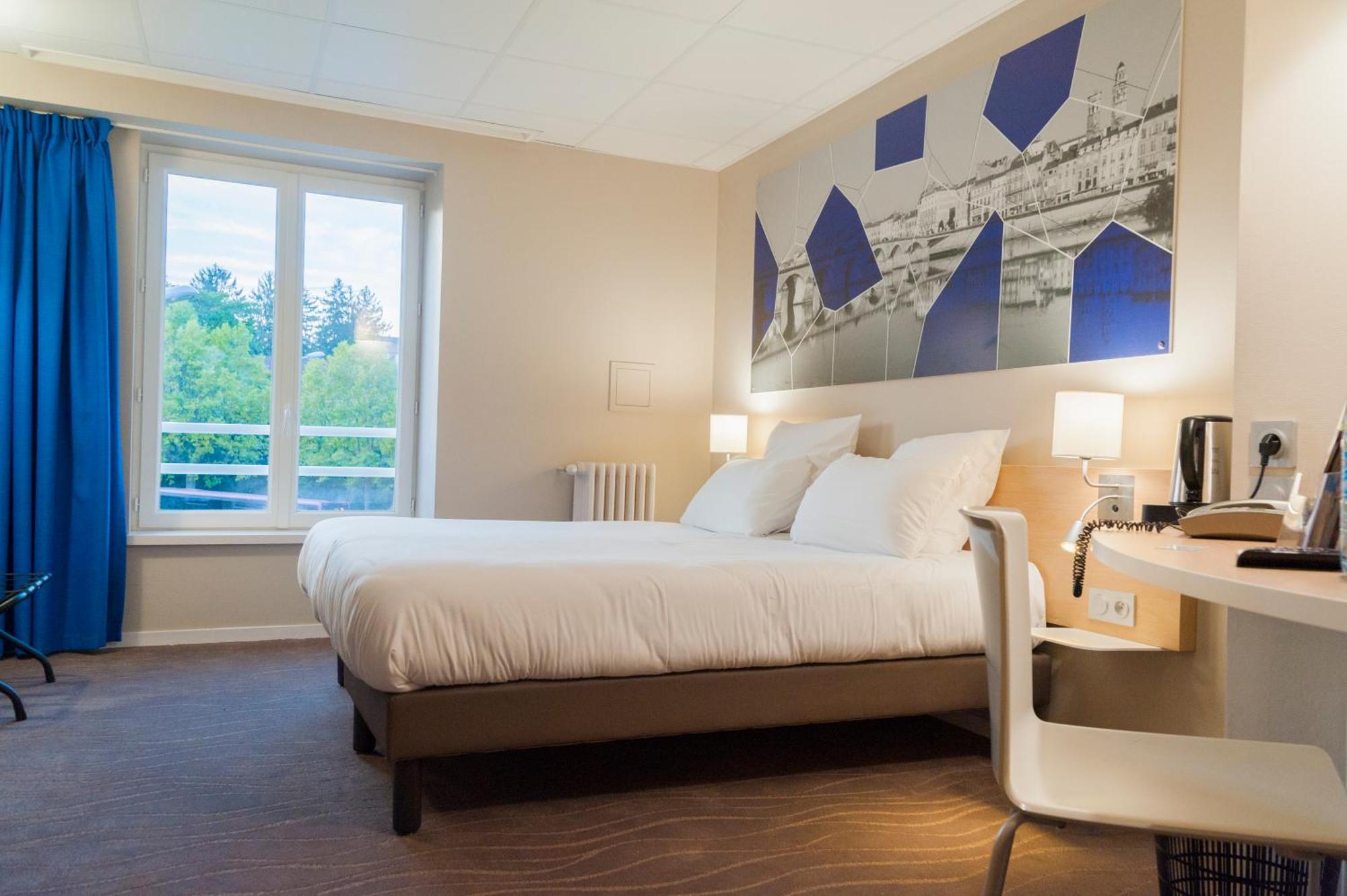 Brit Hotel Macon Centre Gare Экстерьер фото