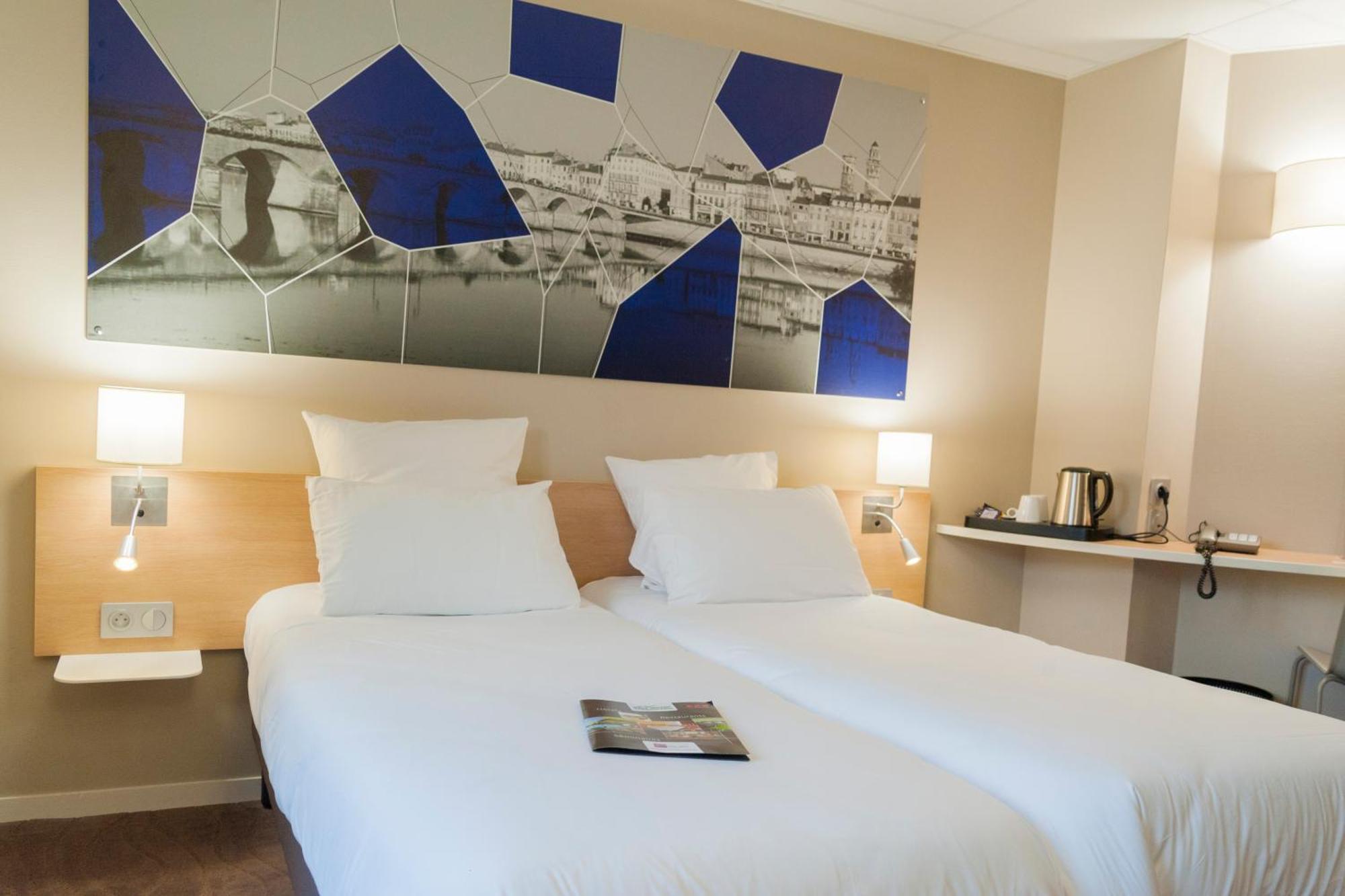 Brit Hotel Macon Centre Gare Экстерьер фото