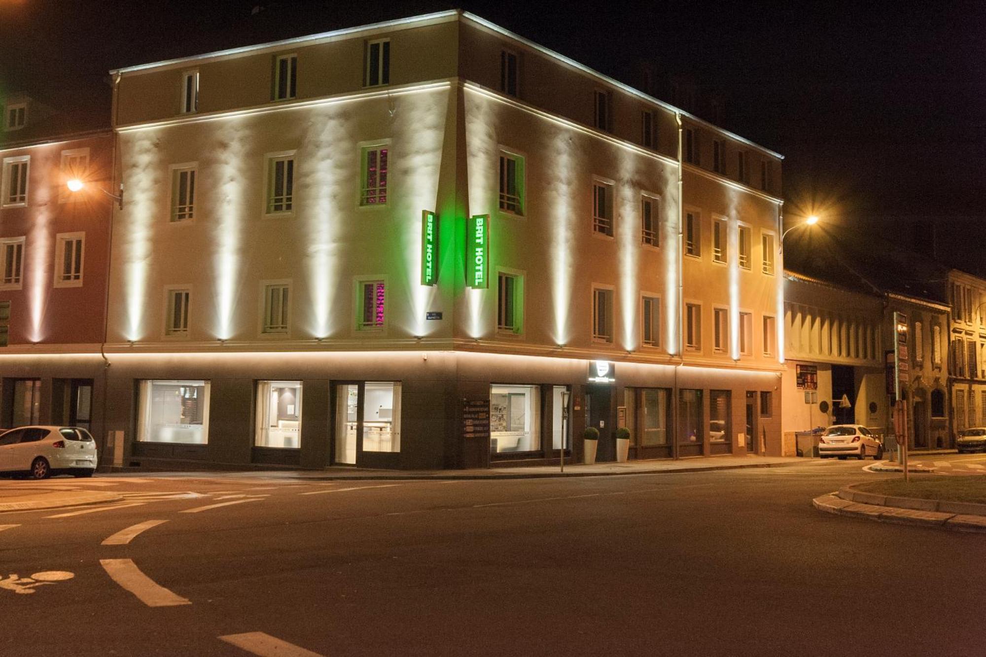 Brit Hotel Macon Centre Gare Экстерьер фото