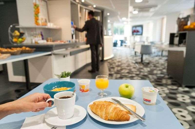 Brit Hotel Macon Centre Gare Ресторан фото