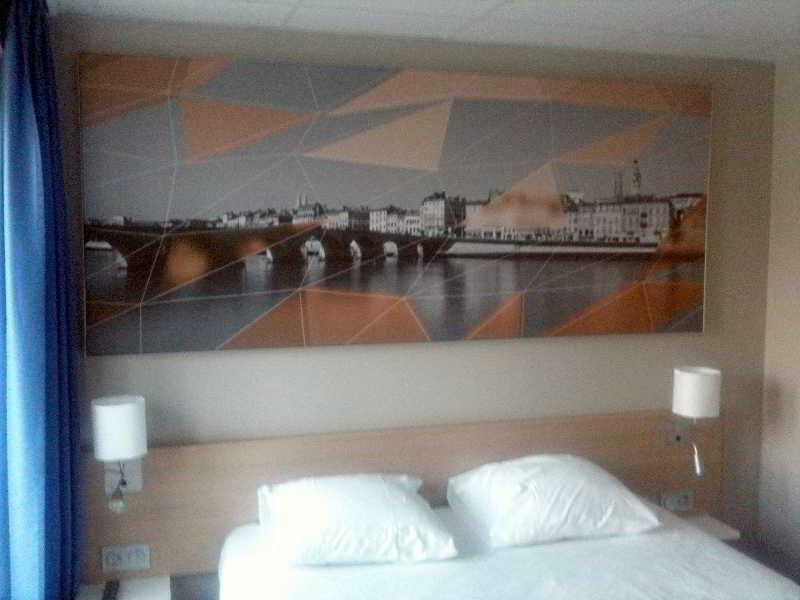 Brit Hotel Macon Centre Gare Экстерьер фото